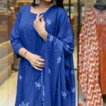 Cotton discharge print kurti with pant and mulmul printed dupatta - Image 4