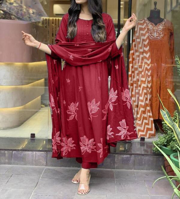 Cotton discharge print kurti with pant and mulmul printed dupatta - Image 6
