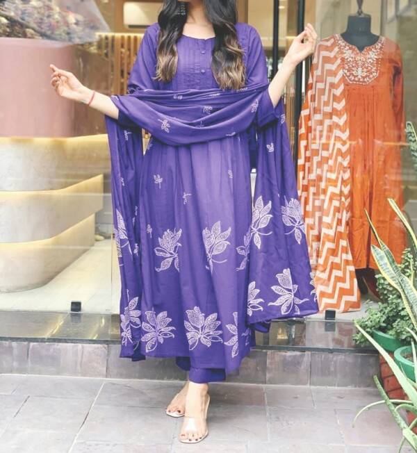 Cotton discharge print kurti with pant and mulmul printed dupatta - Image 13