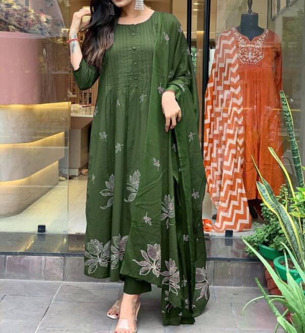 Cotton discharge print kurti with pant and mulmul printed dupatta - Image 14