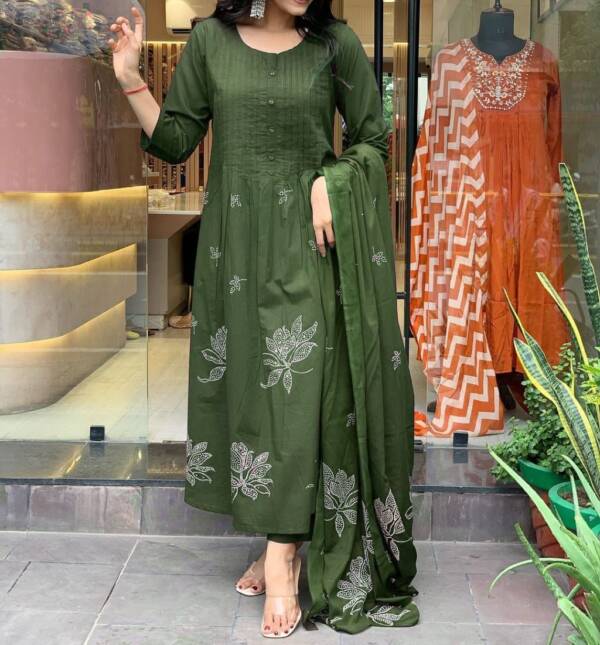 Cotton discharge print kurti with pant and mulmul printed dupatta - Image 17