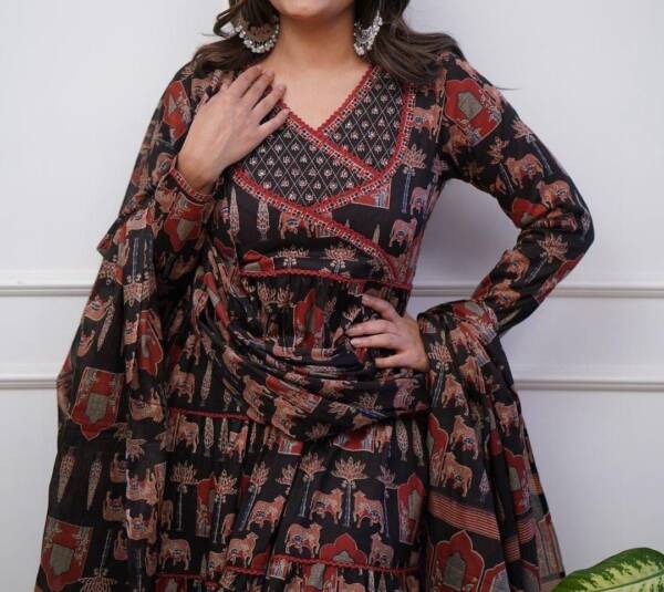 Anarkali kurta set with angrakha style - Image 4