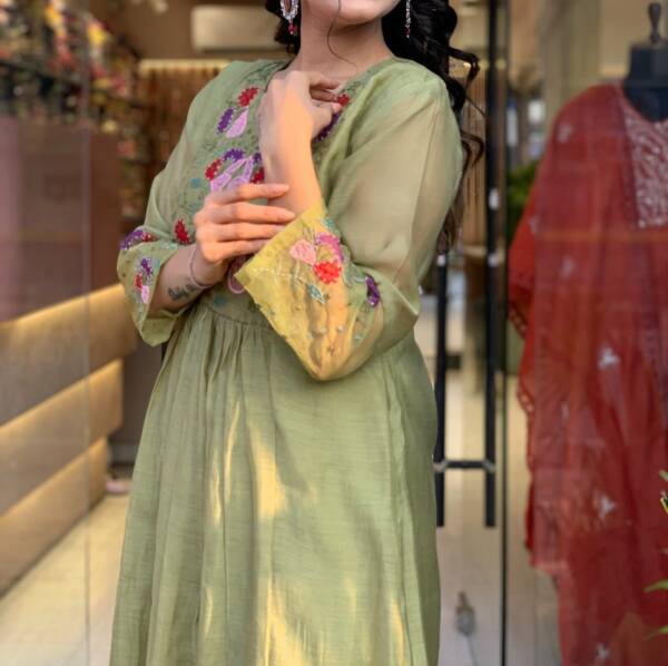 Three pice set with organza dupatta - Image 10